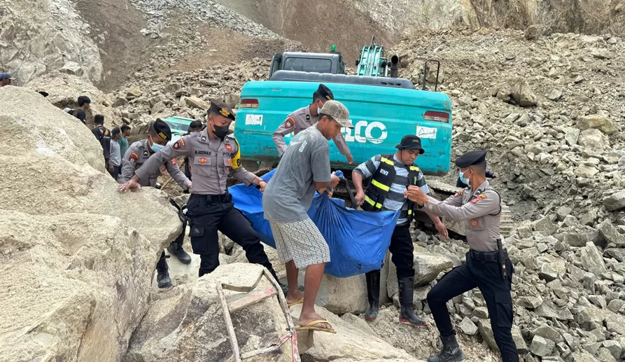Tambang Batu Gunung Kuda Cirebon